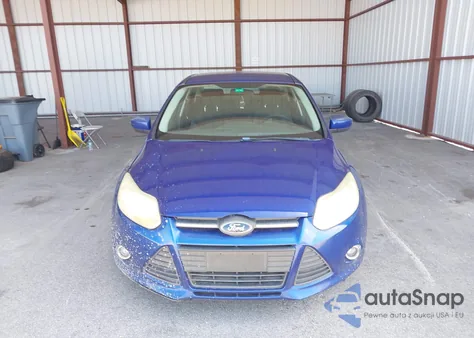 2012 Ford Focus Se z USA, uszkodzony, nr VIN 1FAHP3F24CL305115